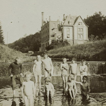 Foto von badenden Kindern in Uster um 1907